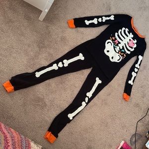 Like New Carter’s Halloween PJ set size 14 glow in the dark bones